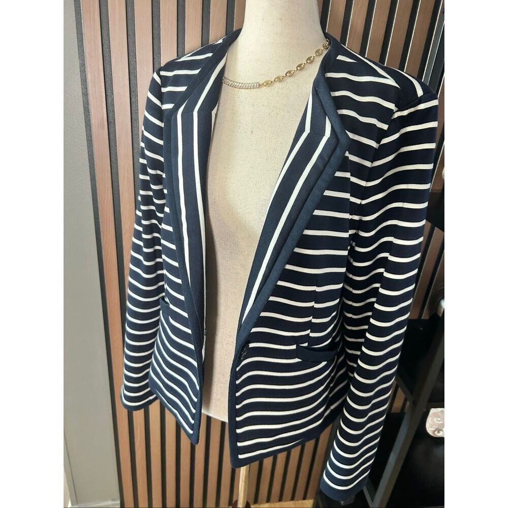 The limited stripped blue blazer stretchy size L work attire